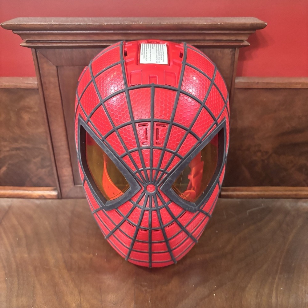 Spider-Man‎ Light Up Talking Mask Red Hard Plastic Adjustable Superhero Costume